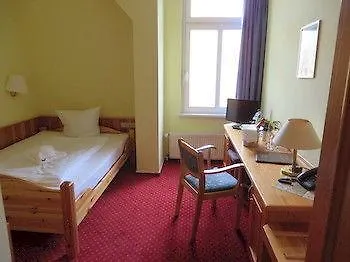 Max Am Ξενοδοχείο Ostseebad Kühlungsborn